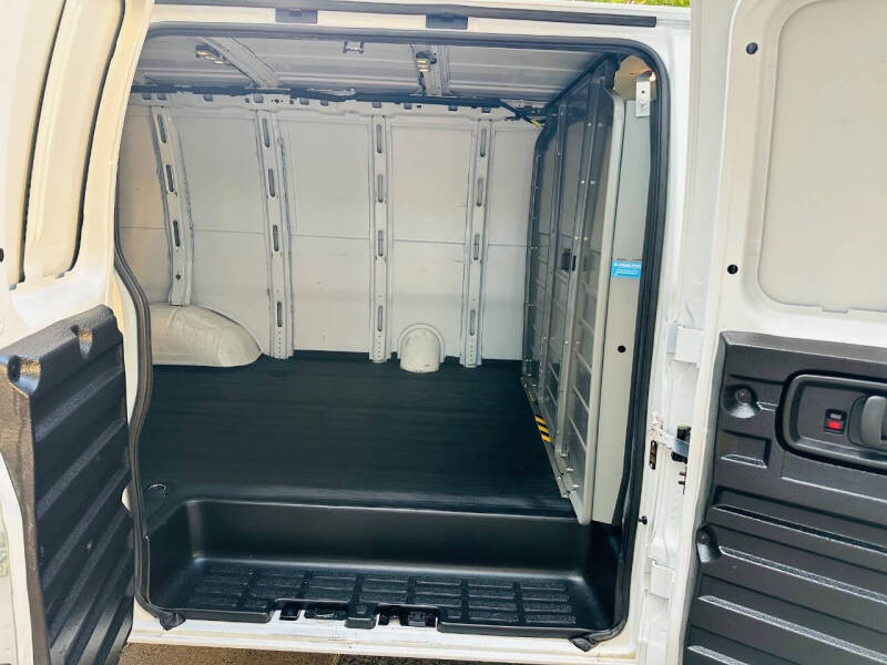 2021 Chevrolet Express 2500