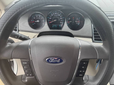 2012 Ford Taurus SE