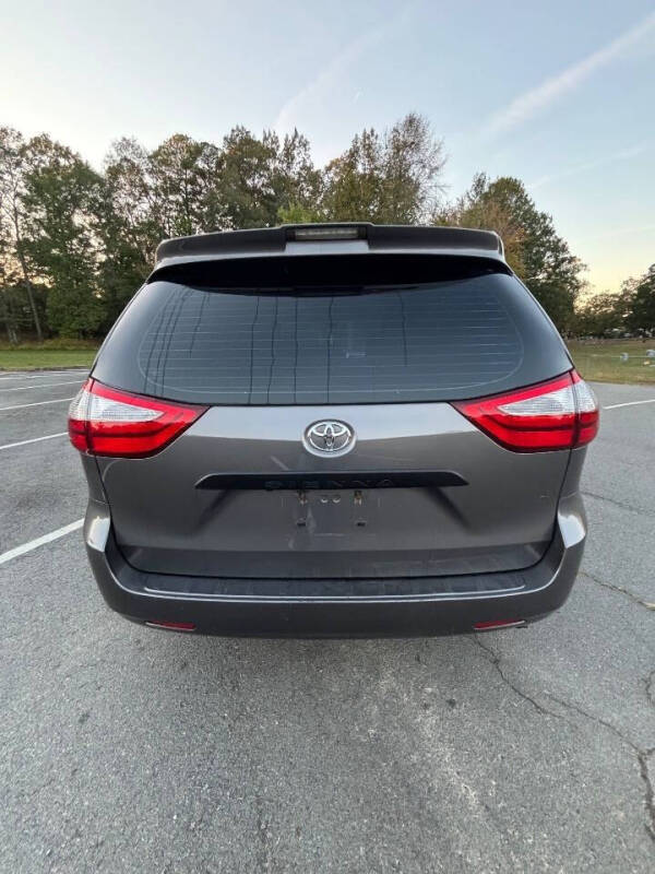 2018 Toyota Sienna L 7-Passenger