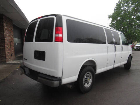 2025 Chevrolet Express LT 3500