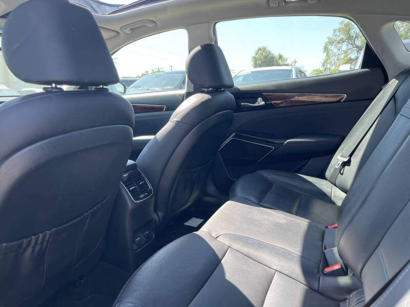 2017 Kia Cadenza Premium