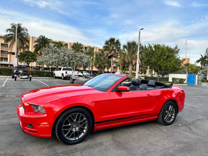 2013 Ford Mustang V6 Premium photo 18