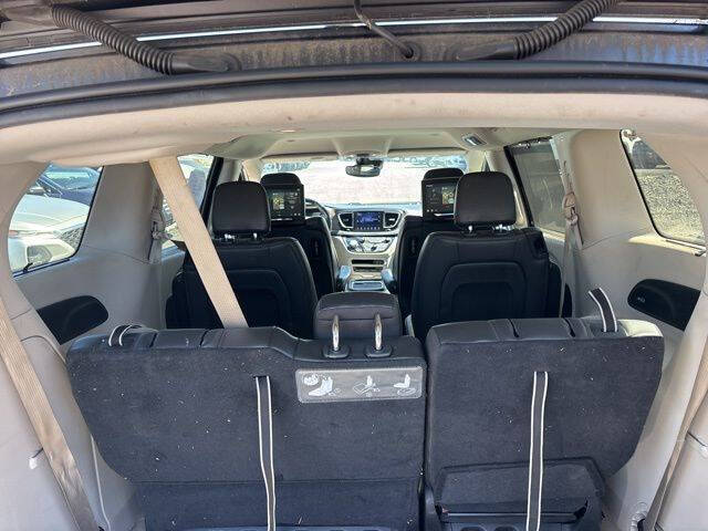 2017 Chrysler Pacifica Touring-L Plus