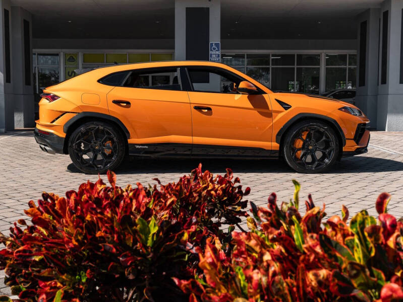 2023 Lamborghini Urus Performante