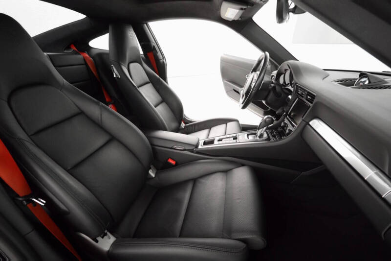 2015 Porsche 911 Carrera 4S