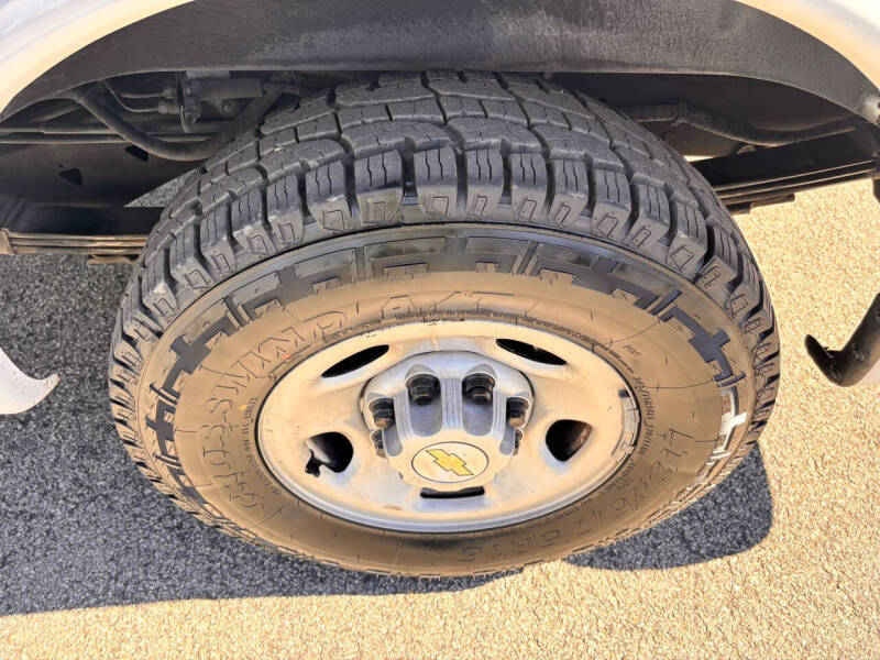 2023 Chevrolet Express 2500