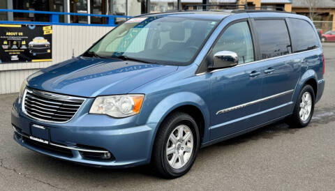 2011 Chrysler Town and Country for sale at Vista Auto Sales in Lakewood WA