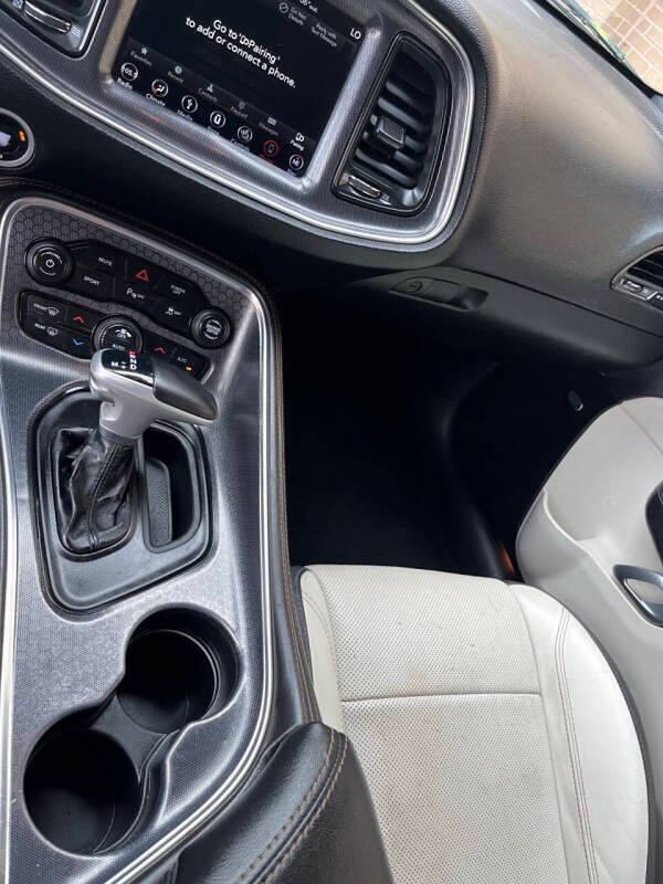 2018 Dodge Challenger SXT Plus