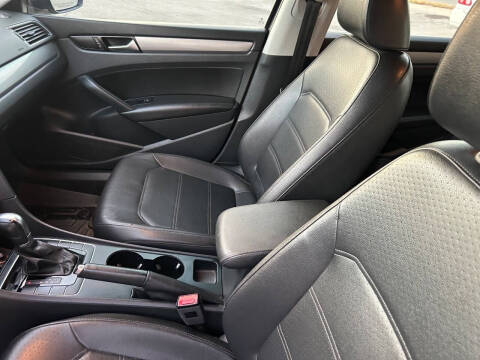 2014 Volkswagen Passat 1.8T Wolfsburg Edition PZEV