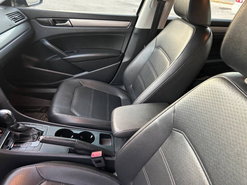 2014 Volkswagen Passat 1.8T Wolfsburg Edition PZEV