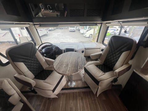 2017 Thor Motor Coach ACE BUNK HOUSE