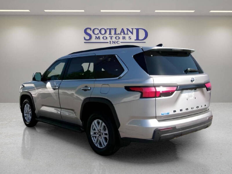 2025 Toyota Sequoia SR5