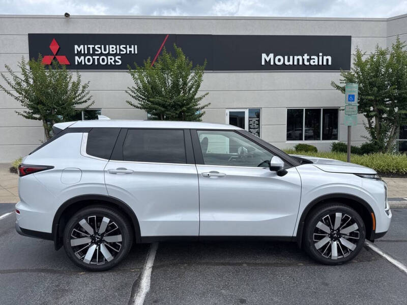 2025 Mitsubishi Outlander SE