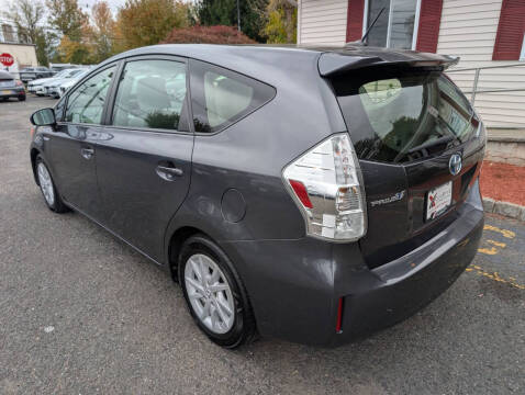 2012 Toyota Prius v Three
