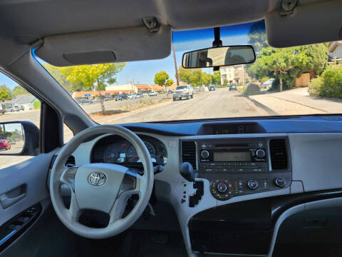 2012 Toyota Sienna
