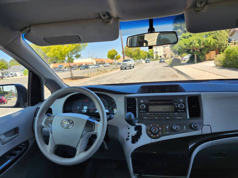 2012 Toyota Sienna