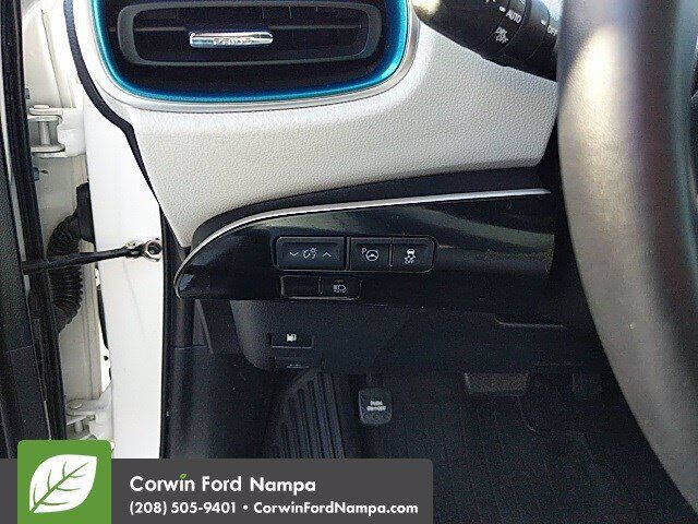 2019 Toyota Prius XLE AWD-e