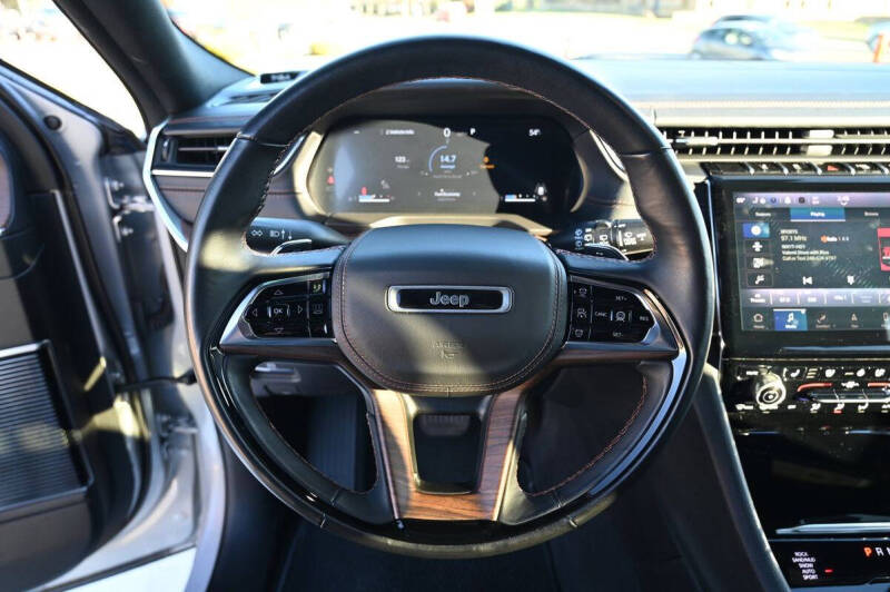 2022 Jeep Grand Cherokee Summit