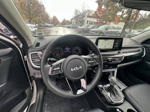 2023 Kia Seltos EX