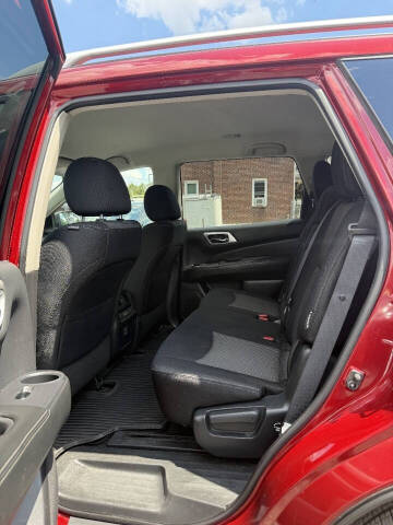 2018 Nissan Pathfinder SV