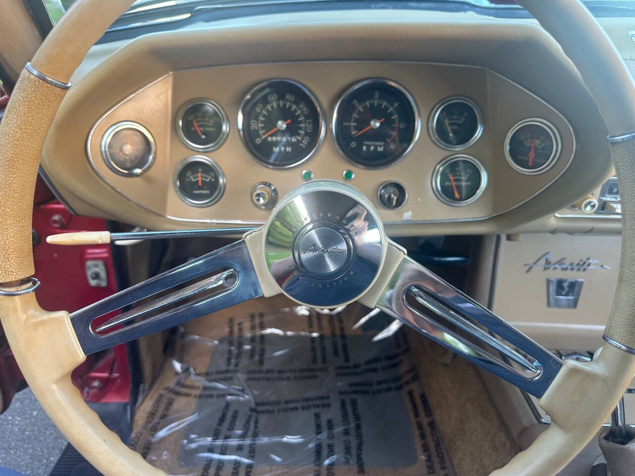 1963 Studebaker Avanti 26