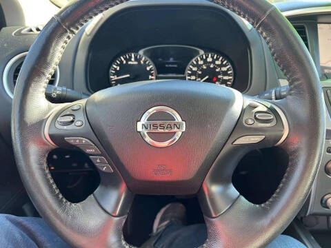 2020 Nissan Pathfinder SL