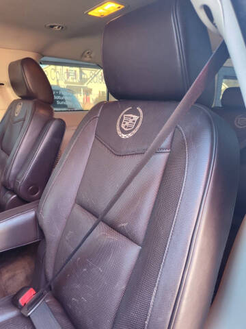 2011 Cadillac Escalade Platinum Edition