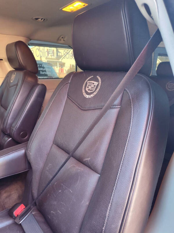 2011 Cadillac Escalade Platinum Edition