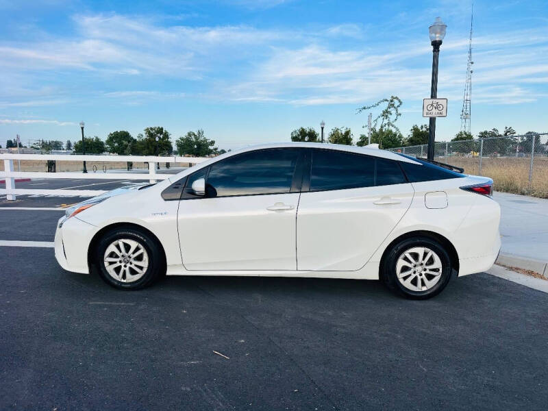 2017 Toyota Prius Two