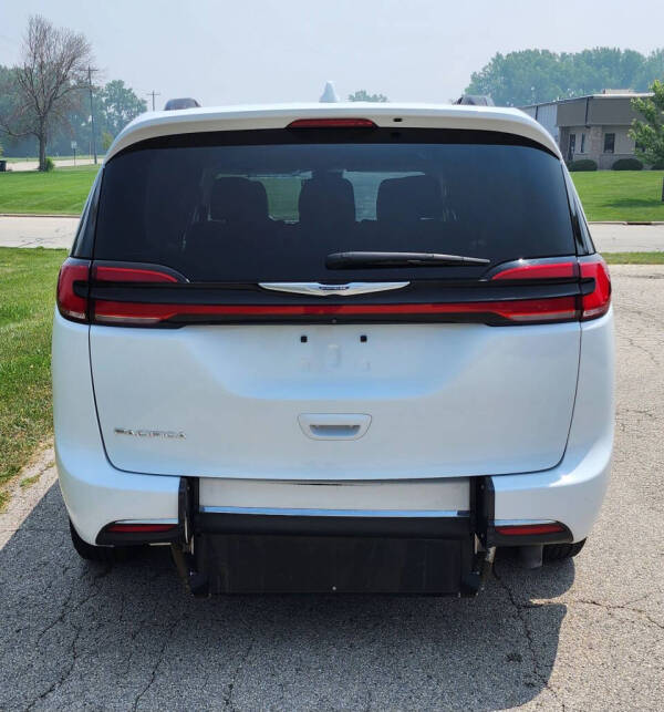 2022 Chrysler Pacifica Touring L