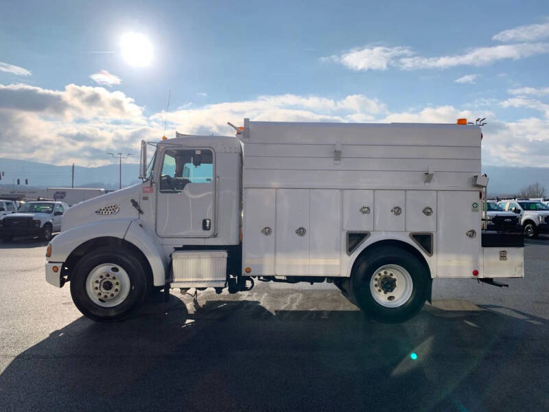 2006 Kenworth T300