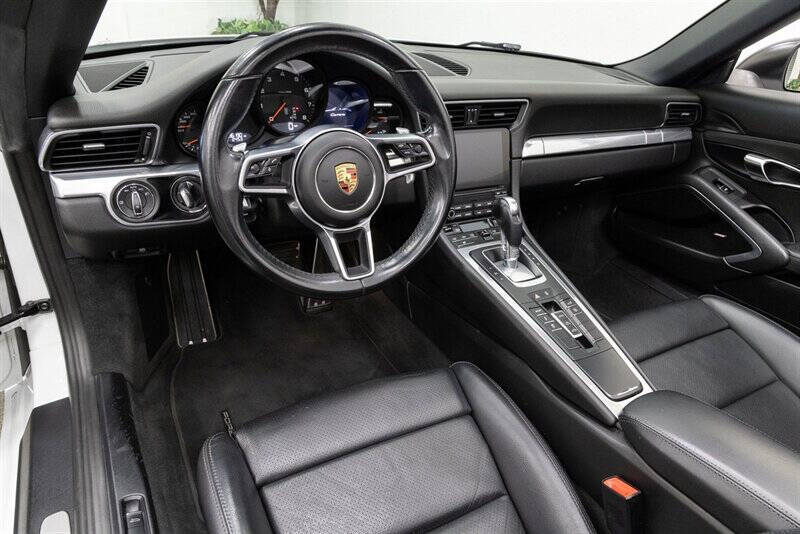 2017 Porsche 911 Carrera