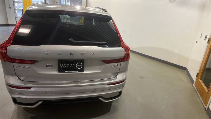 2023 Volvo XC60 B5 Plus Dark Theme