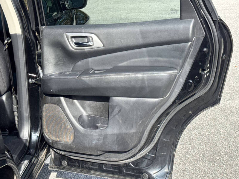 2020 Nissan Pathfinder S