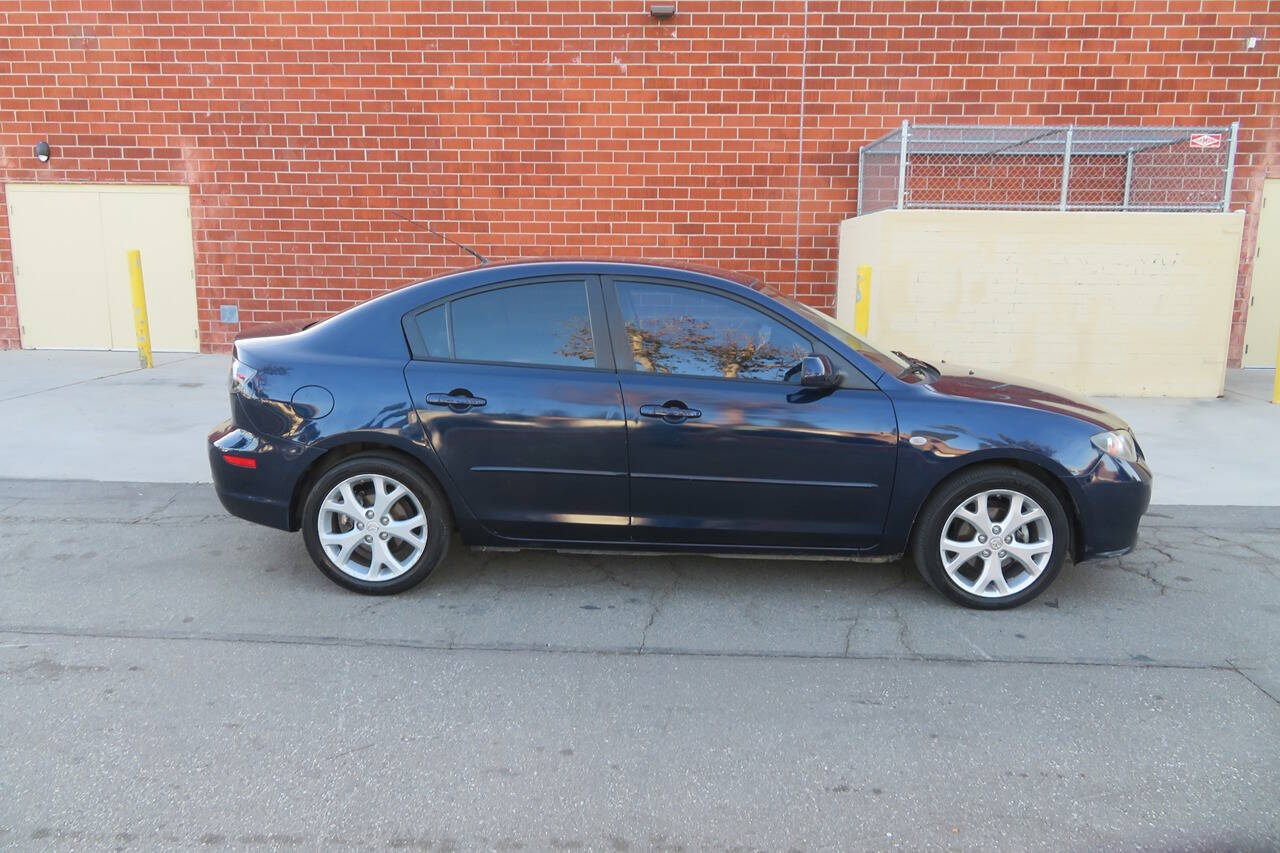 2009 Mazda Mazda3 for sale at The Car Vendor LLC in Bellflower, CA