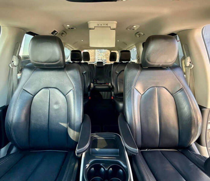2017 Chrysler Pacifica Touring-L