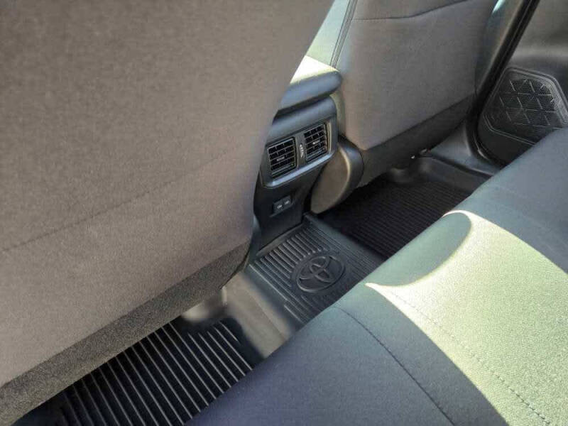 2025 Toyota RAV4 Plug-in Hybrid SE