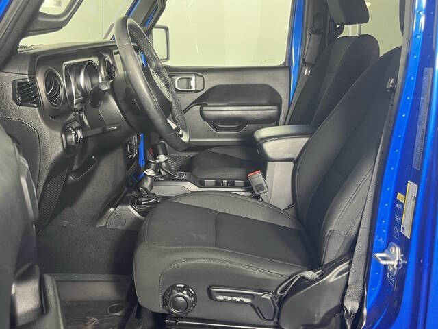 2022 Jeep Gladiator Willys