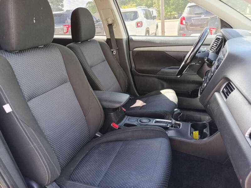 2016 Mitsubishi Outlander ES