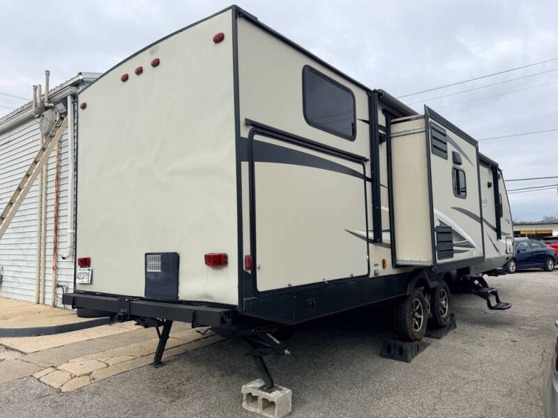 2017 Coachmen RV Freedom Express