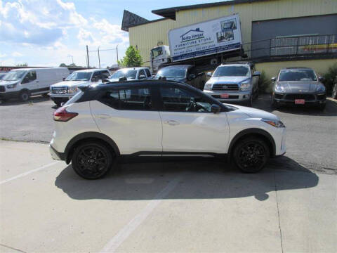 2023 Nissan Kicks SR