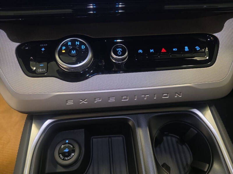 2026 Ford Expedition MAX Active