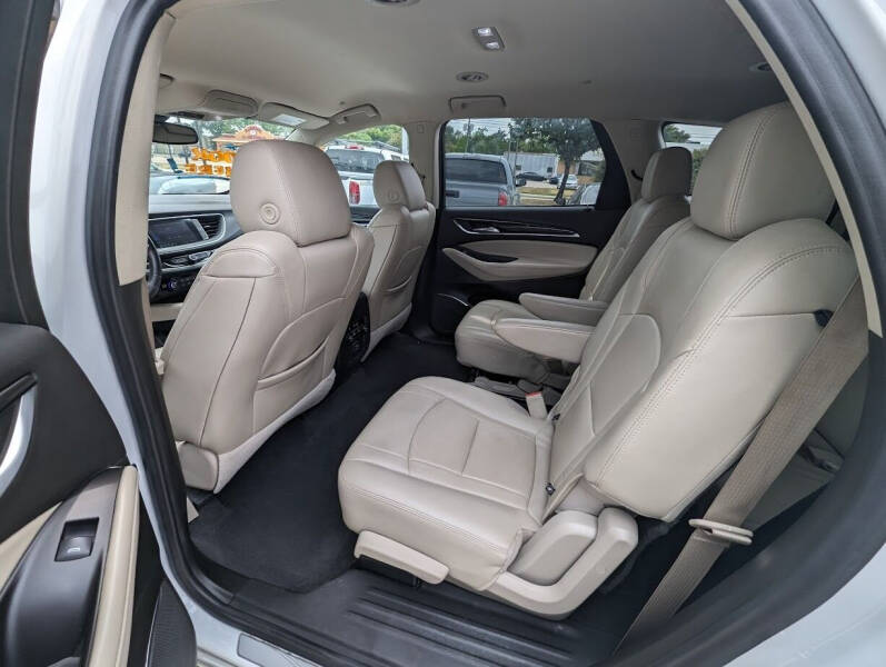 2020 Buick Enclave Essence
