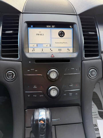 2017 Ford Taurus SEL