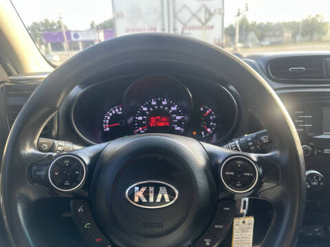 2016 Kia Soul +