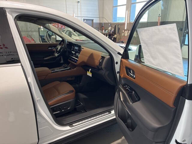 2025 Nissan Pathfinder Platinum