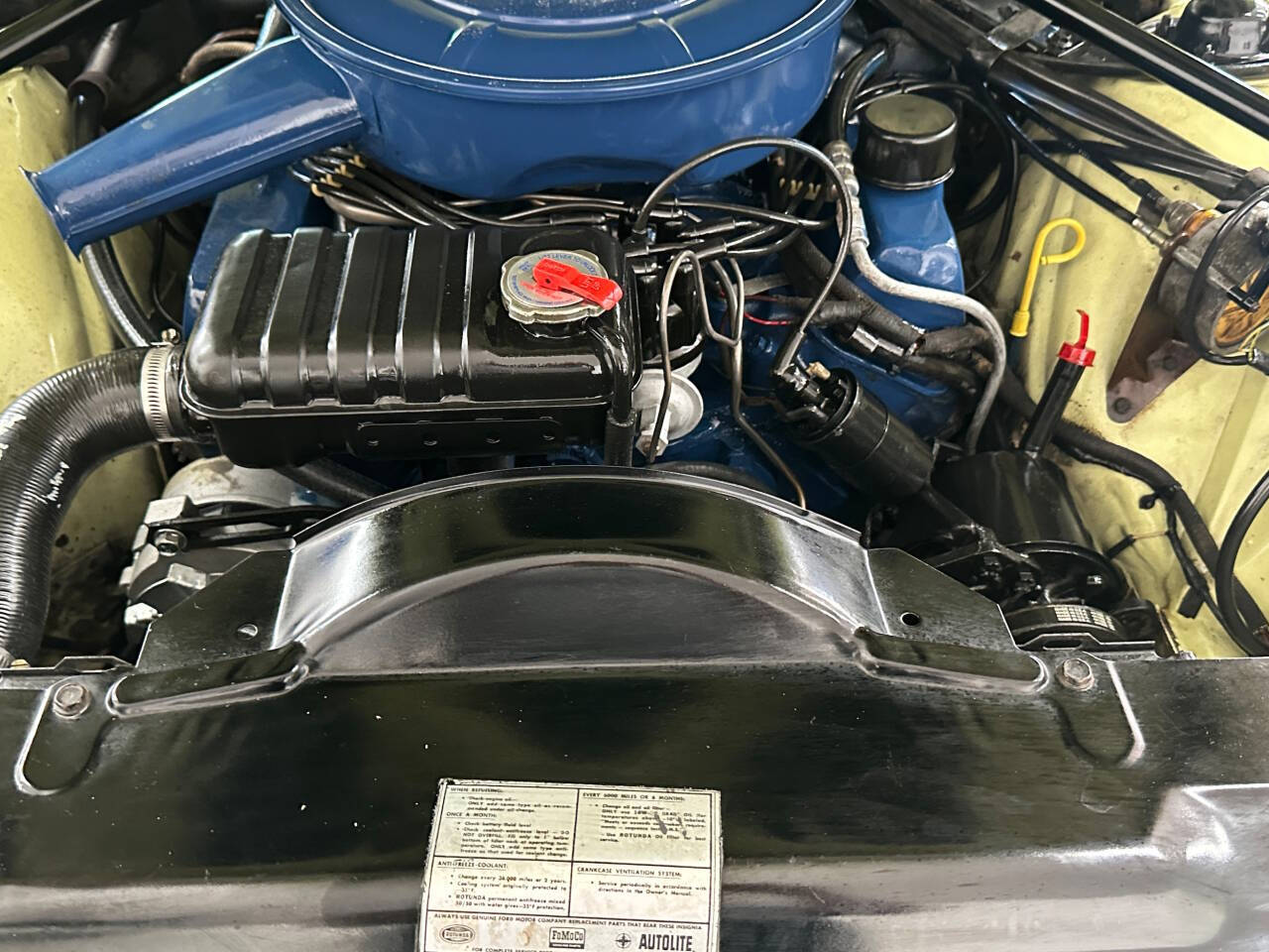1966 Ford Thunderbird 57