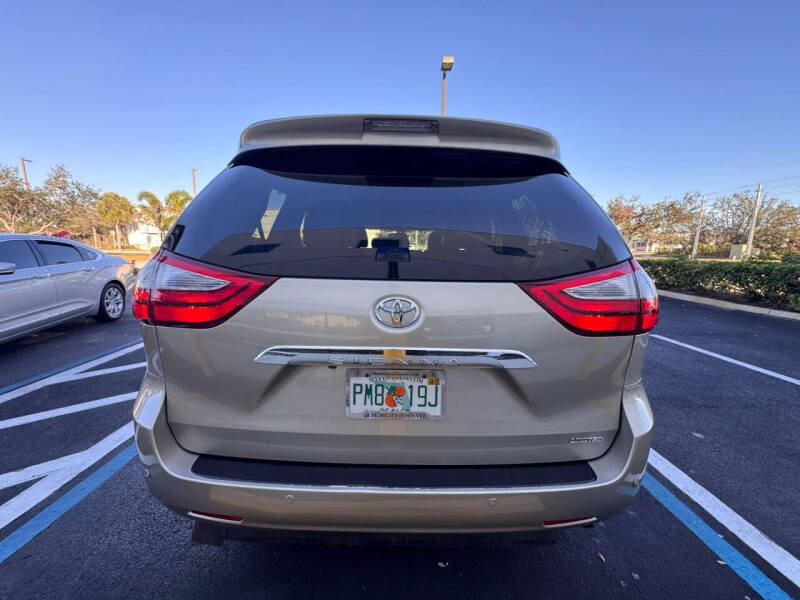 2017 Toyota Sienna