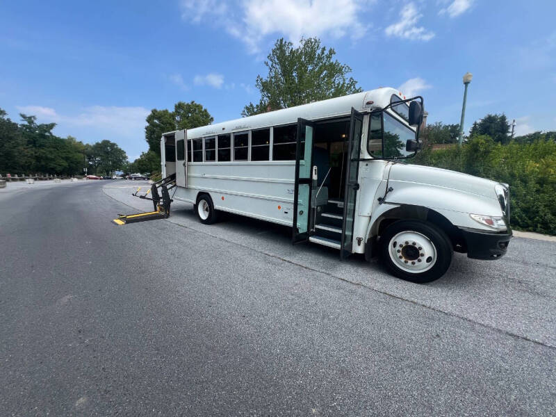 2018 International 24 passenger Shuttle Bus