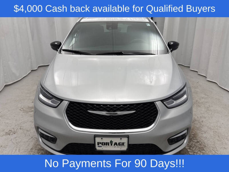 2026 Chrysler Pacifica Select